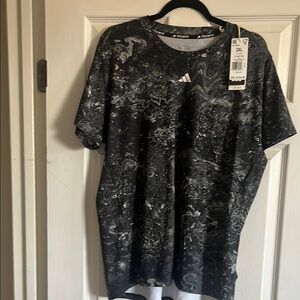 Adidas Black and White Short Sleeve Tee Modern Design